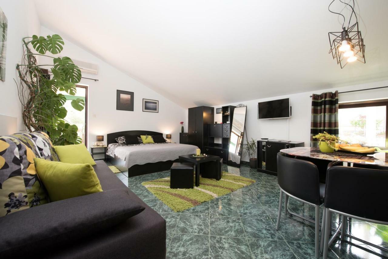 Apartments Villa Zara Lovran Εξωτερικό φωτογραφία